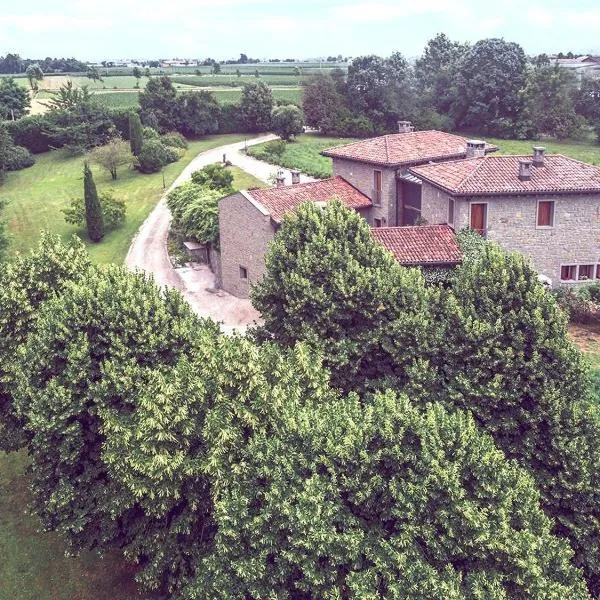 B&B VILLA MELOGRANO PONTOGLIo, hotel in Pontoglio