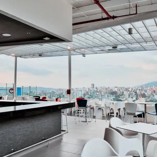 Holiday Inn Bucaramanga Cacique by IHG, hotel v destinaci Bucaramanga