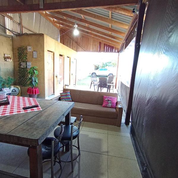 Cabana com Ar condicionado e area de cozinha e banheiro compartilhado a 10 minutos do Parque Beto Carrero - Foto 4