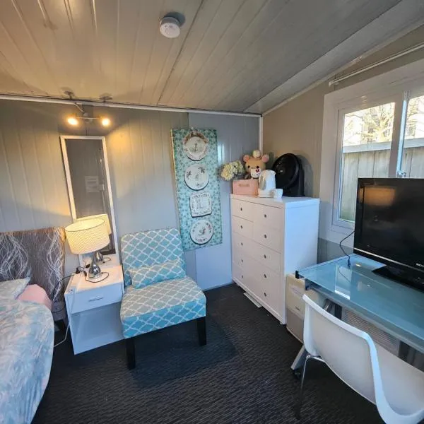C1 Save money budget affordable cabin with comfort! - Cabin1, hotel in Auckland