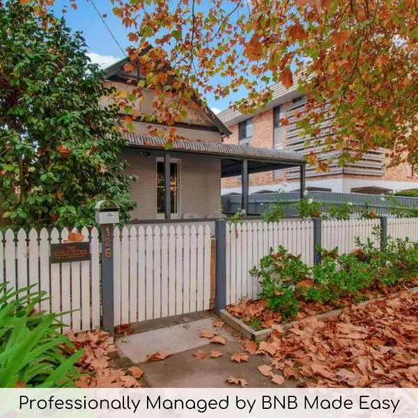 Rose Cottage - Stroll to CBD, Leafy Setting, hotel v destinaci Wagga Wagga