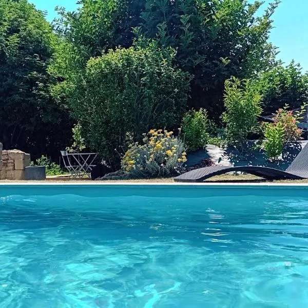 Le Clos de l'Aiguillon, hotel v destinaci Hérouvillette