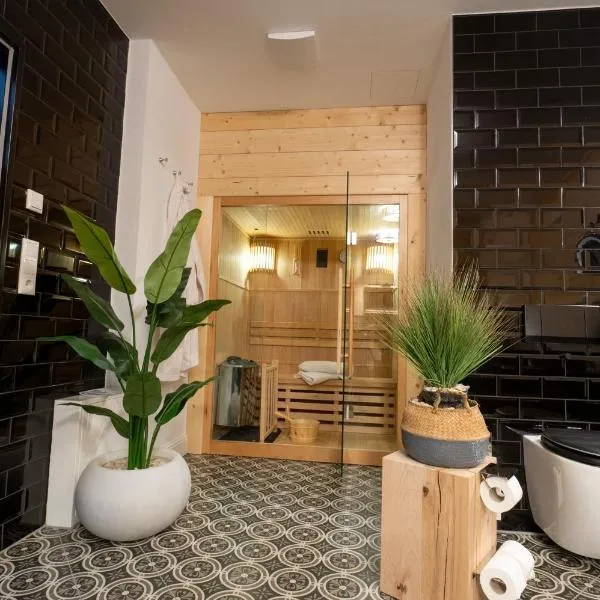ALPENLIEBE - Sauna & Whirlpool - APARTments, hotel in Inzell
