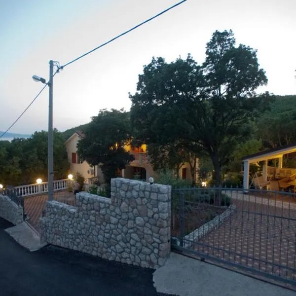 Apartments Marinko, hotel v destinácii Povile