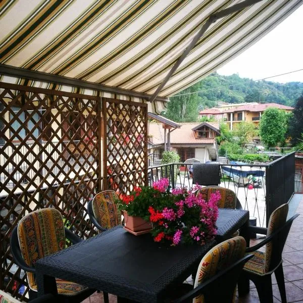 Appartamento Ortensia - Meina, hotel v destinácii Meina