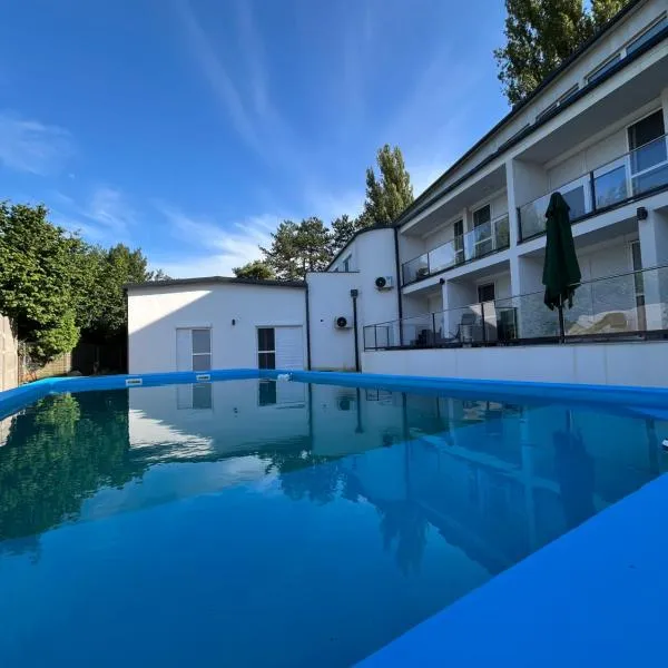 Sunday Rose Houses 2, хотел в Замарди