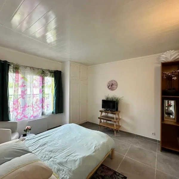Appt Cosy - Proche Paris - Ideal Couple – hotel w mieście Fresnes