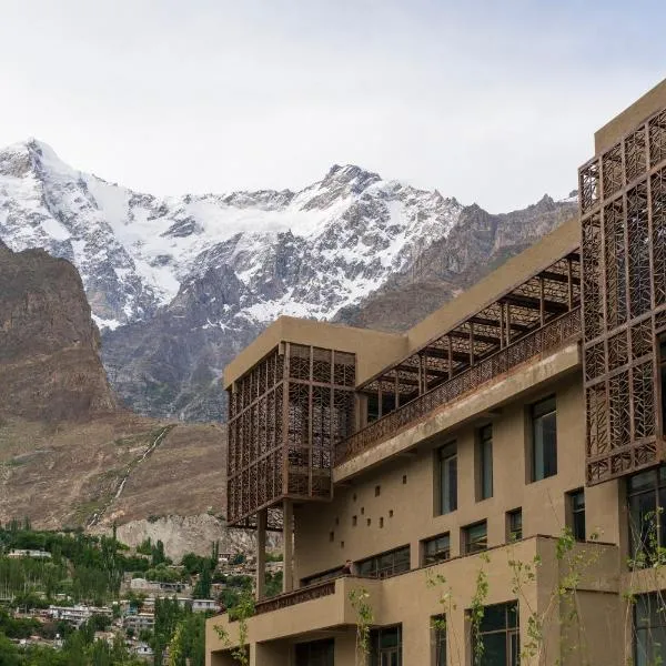 Hunza Serena Hotel, хотел в Хунза