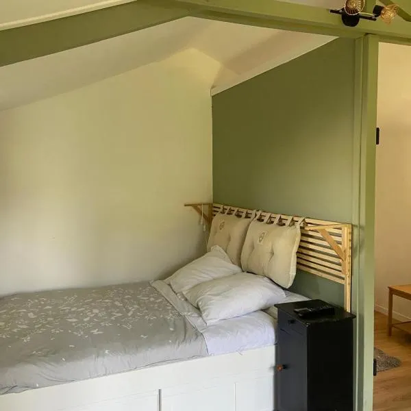 Cottage Bohème - Voyageur Solo - Jardin Partagé, hotel v destinaci Perros-Guirec