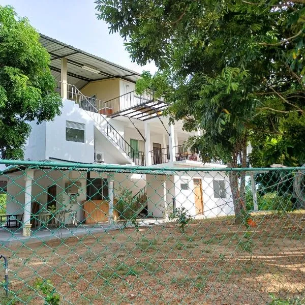 OSHKI Farm and Holiday Resort, hôtel à Welikanda