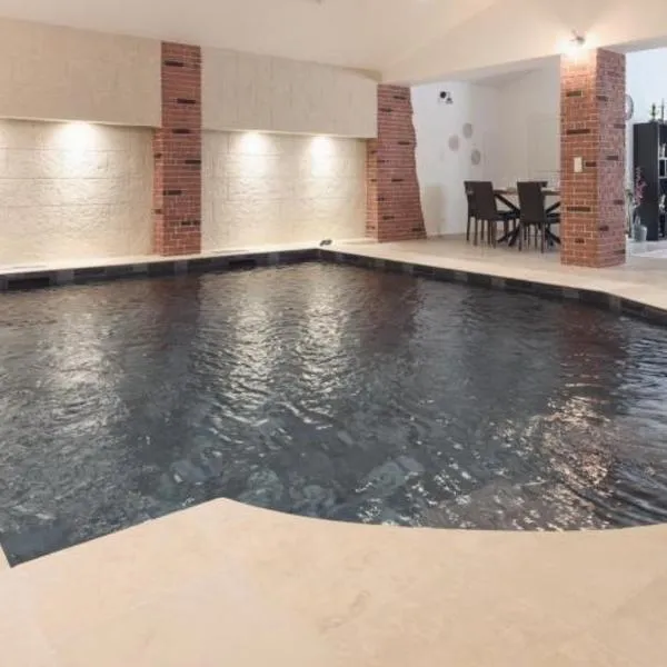 Maison avec piscine en centre ville – hotel w mieście Vendôme