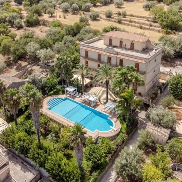 ALTA lux homeholiday stone, hotel in Modica