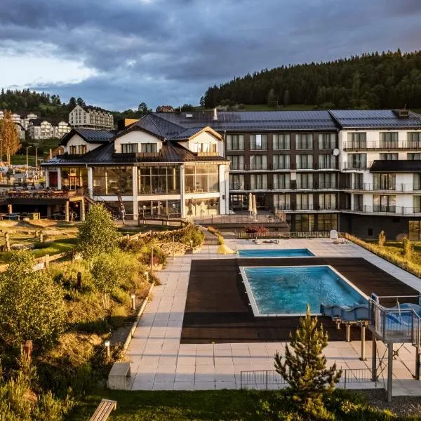 Aparthotel Czarna Perła - Czarna Góra Resort, Sun & Snow、シェンナのホテル