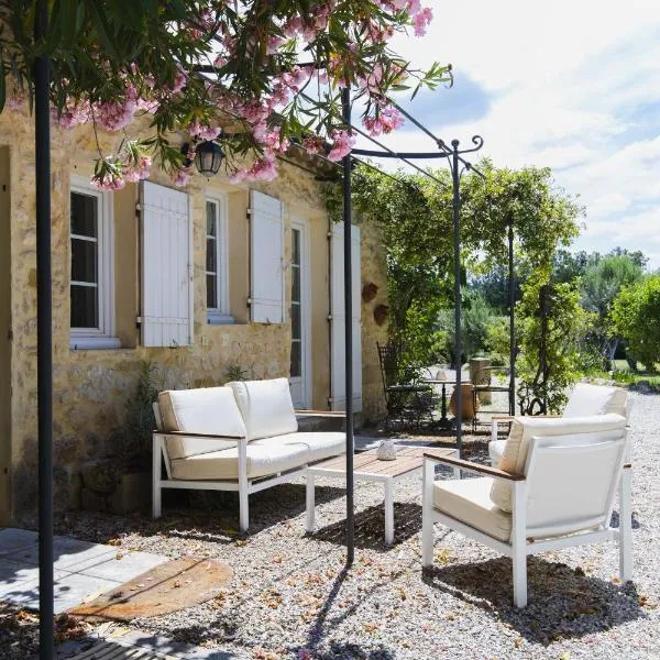 Gîte Petit Luberon chez Manon en Luberon - Vacation rental in guest house – hotel w mieście Lagnes