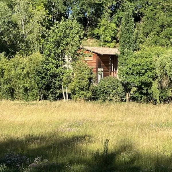 Une chambre d'hôte dans les bois, hotel v destinaci Pommiers