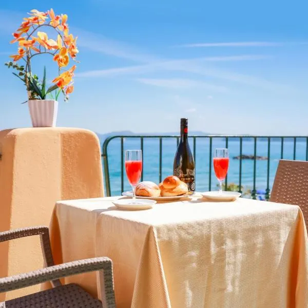 Hotel Rivamare – hotel w mieście Ischia