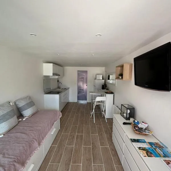Studio thalie, hotel in Bormes-les-Mimosas