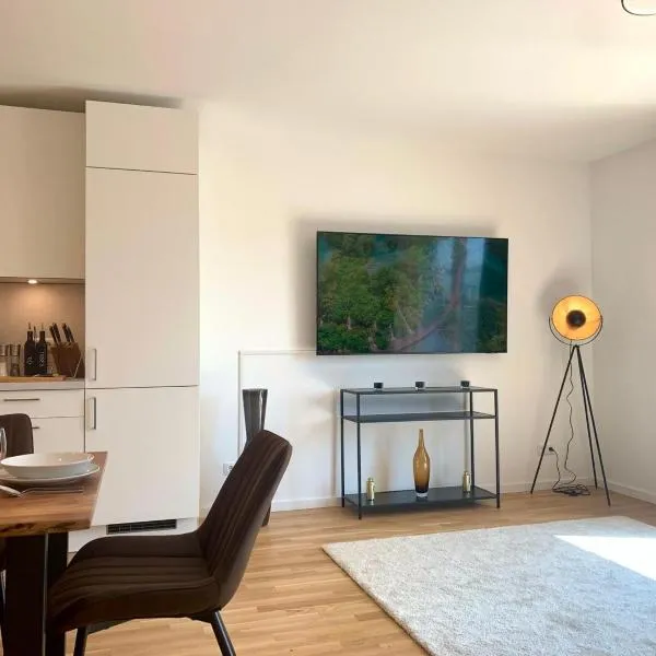 TT Living Apartment Schwarzenbek I 2 Zimmer I 4 Betten I Balkon I TG-Stellplatz, hotel v destinaci Schwarzenbek