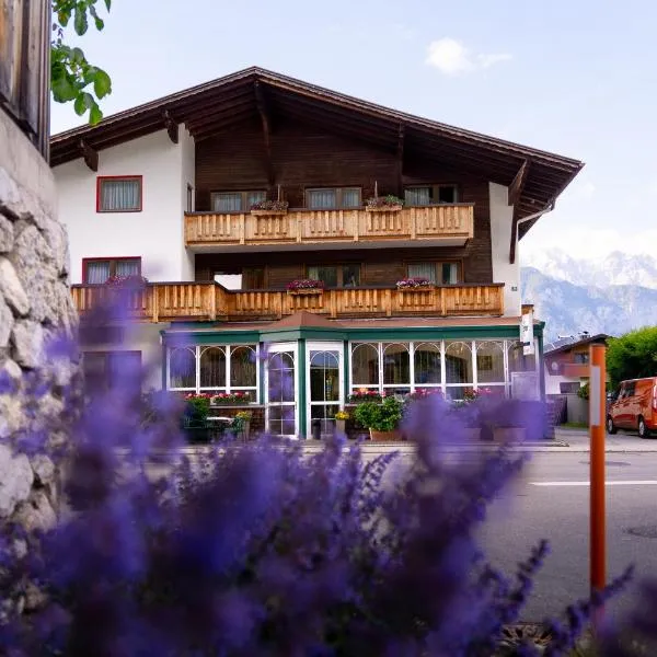 Hotel Kögele mit Restaurant bei Innsbruck Axamer Lizum, hotel in Innsbruck