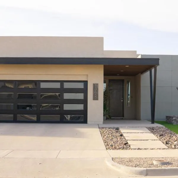Modern Retreat by Golf Course - 3 Bedrooms and Office Space, hotel v destinaci Horizon City