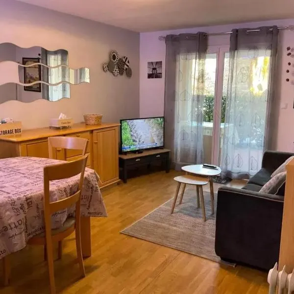 Appartement moderne à Bagnères-de-Luchon, vue montagne, 53m², hotel a Luchon