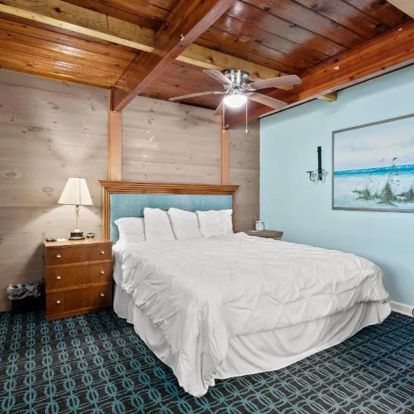Oceanfront Inn, Inlet View, King Bed, #5, hotel v destinaci Fort Pierce