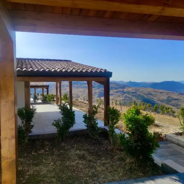 MonteSoprano Agriturismo - Resort - Spa - Gym -Camping - Suite, hotel v destinaci Capizzi