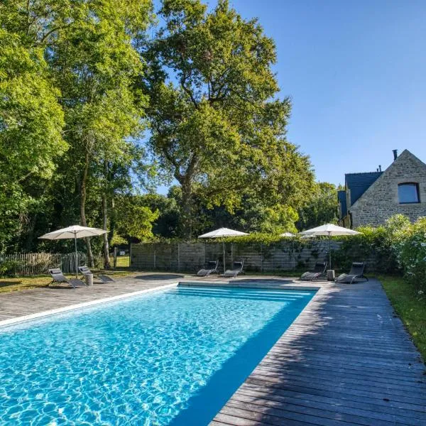 Les gîtes du Plec - Piscine – hotel w mieście Locoal-Mendon