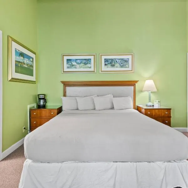 Oceanfront Inn Room #11- Standard Room - King Bed, hotel v destinaci Fort Pierce