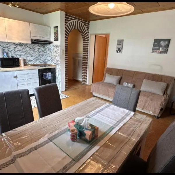 Tabita 1 Apartment with 3 rooms if needed 4 or 5 rooms, hotel in Untermeitingen