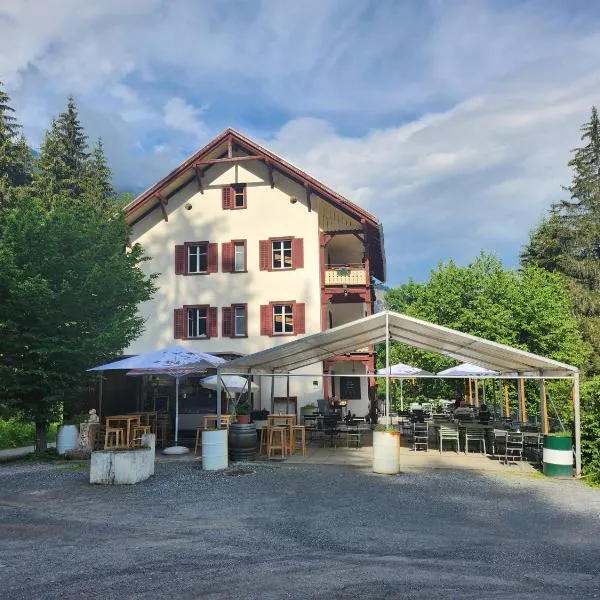 Gasthaus Crestasee, hotel v destinaci Flims