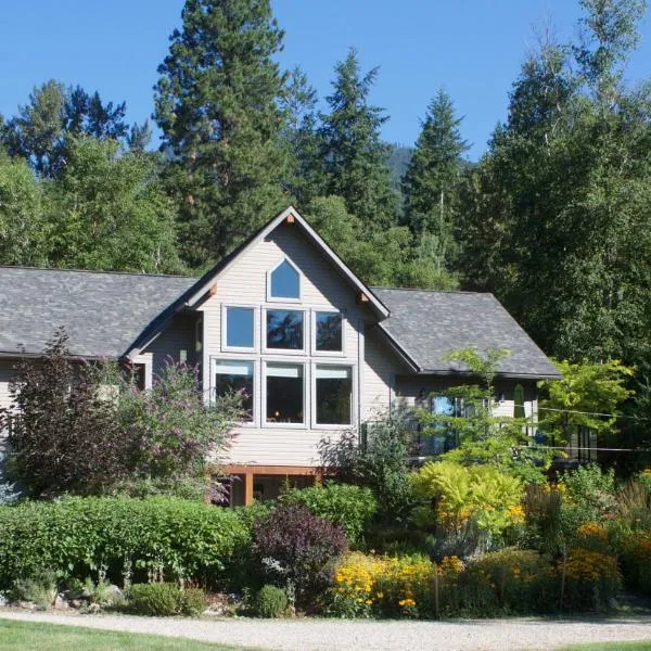 Windborne Bed & Breakfast, hotel a Castlegar