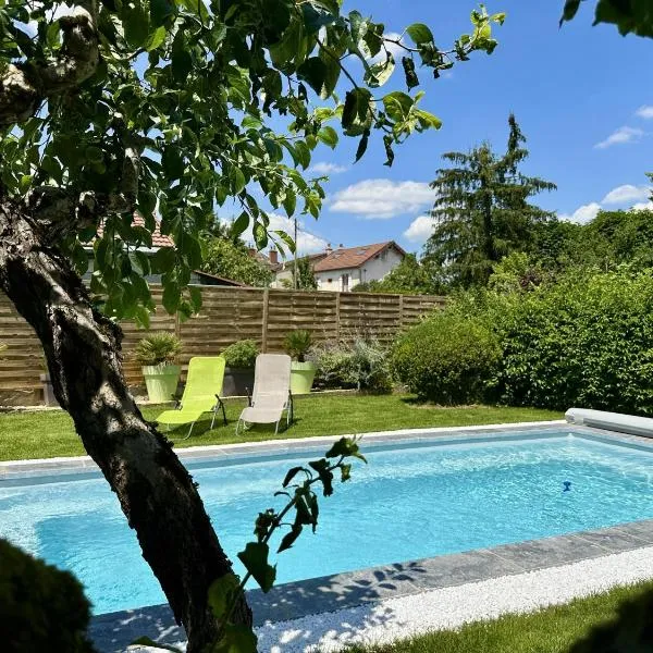 Sous le Cerisier, hotel in Venarey-les-Laumes