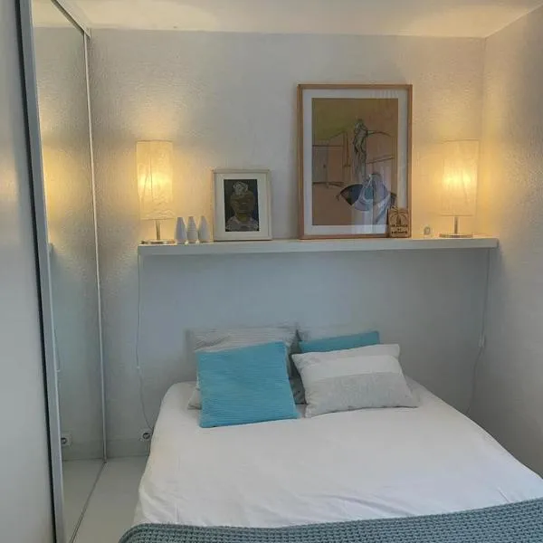 Appartement pour 4 bord de mer, hotel v destinaci Trégunc