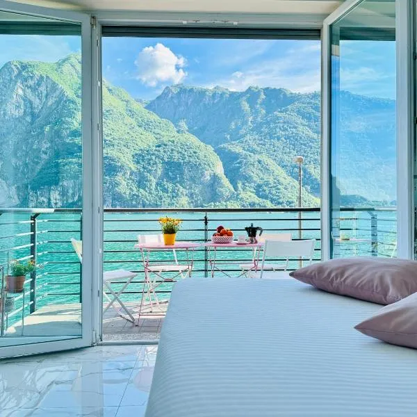 Grand View Como Lake Apartment, hotel v destinaci Abbadia Lariana