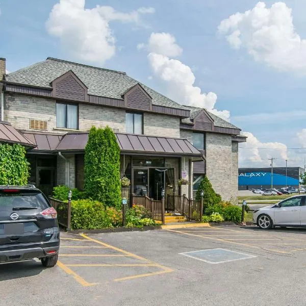 Quality Hotel & Suites, hotel v destinaci Sherbrooke