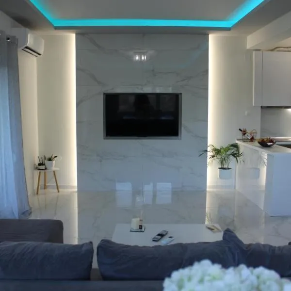 Riviera Penthouse, hotel v destinácii PalaiónTsiflíkion
