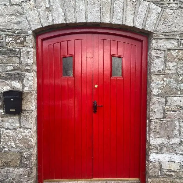 The Old Mill, Kilcorkey Bellanagare, Castlerea, County Roscommon - West of Ireland - House 2, hotel v destinaci Bellanagare