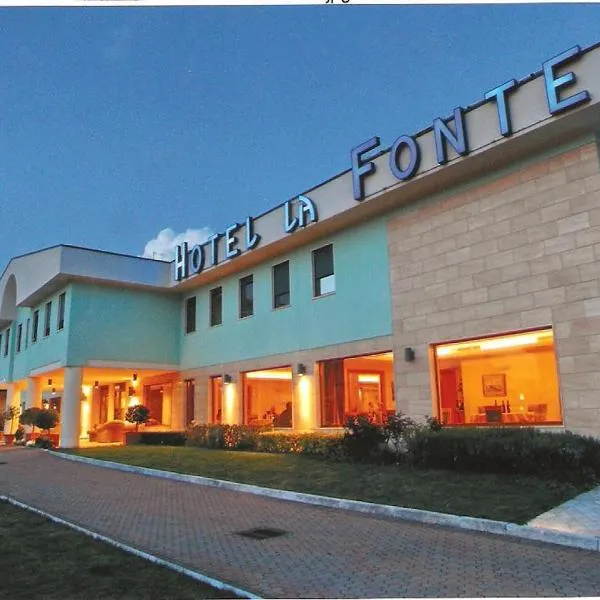 La Fonte Hotel, hotel v destinaci Ome
