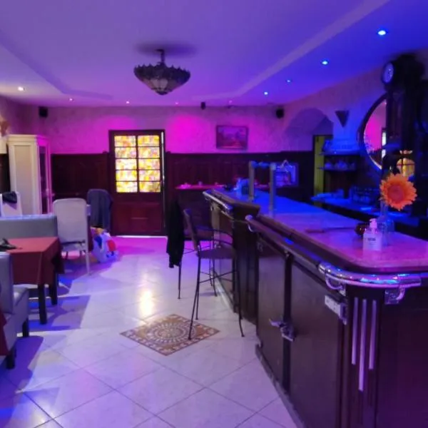 Les hôtes de Labastide, hotel v destinácii Labastide-Rouairoux