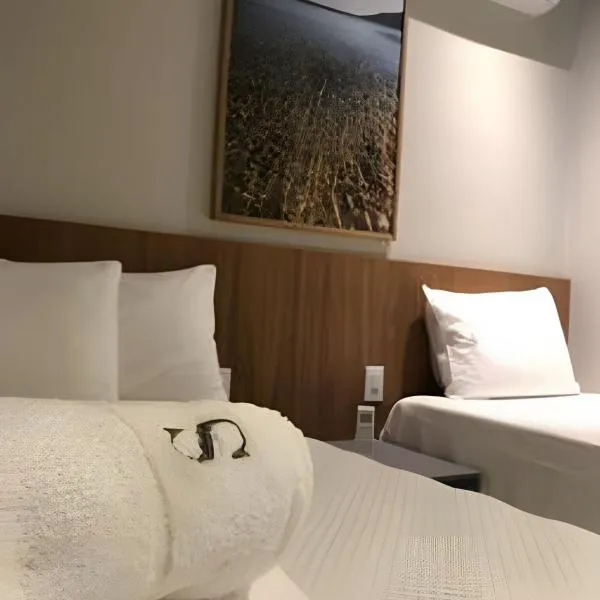 Paraíso de Taperapuan – Piscina & Conforto à Beira-Mar, hotel in Porto Seguro