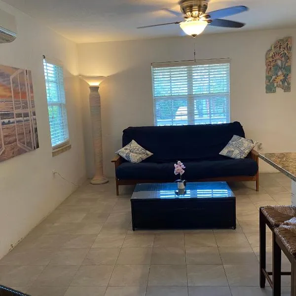 Perfect for Staycations in Little Cayman, hotel a Head of Bay