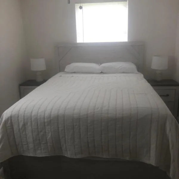 Small Cozy Home, hotel in Beverly Hills