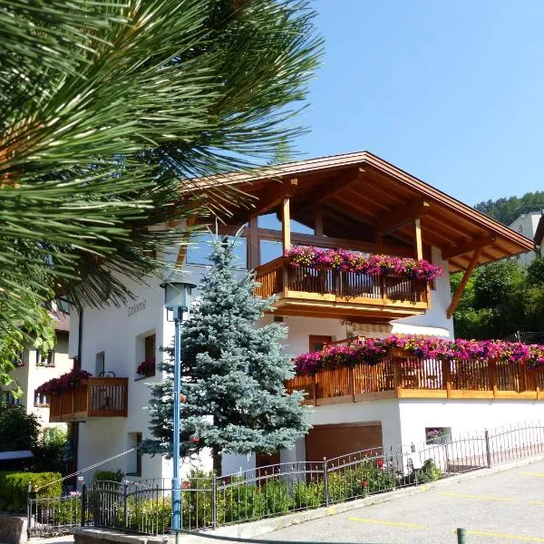 Apartments Dolomie, hotel en Ortisei
