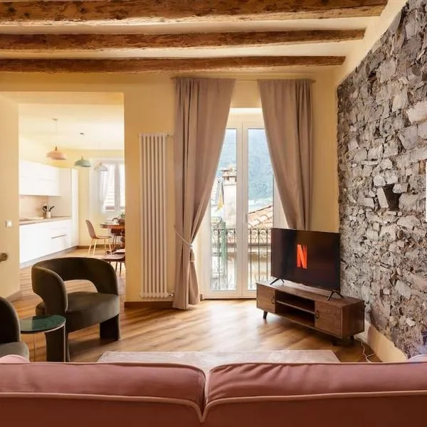 Casa Regina Margherita - Lussuoso appartamento vista Lago con parcheggio e Aria Condizionata, hotel v destinácii Carate Urio