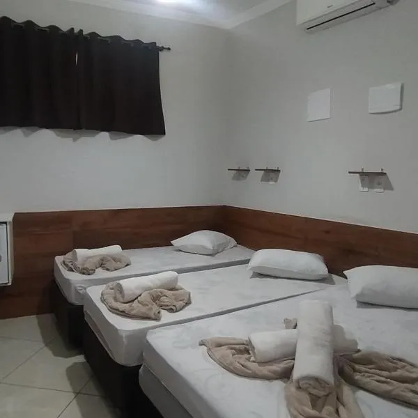 Pousada Quarto Privativo a 600 mts da basílica nova, hotel in Aparecida