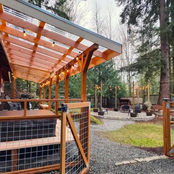 Cozy cabin on the Olympic Peninsula, Hot Tub, khách sạn ở Port Angeles