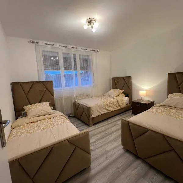 Maison 8 personnes, hotel in Faches-Thumesnil