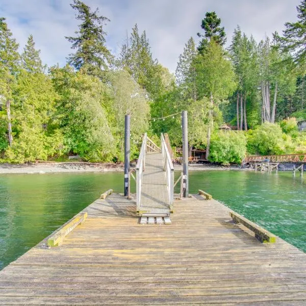 Oceanfront Getaway, hotel di Sooke