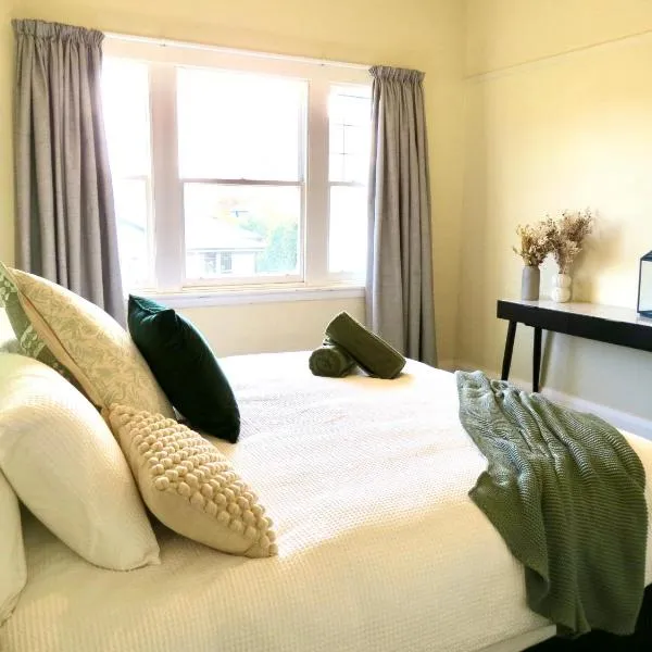 11Eardley - 2bedroom house - Free parking - 3 minutes from CBD, hotel a Kings Park